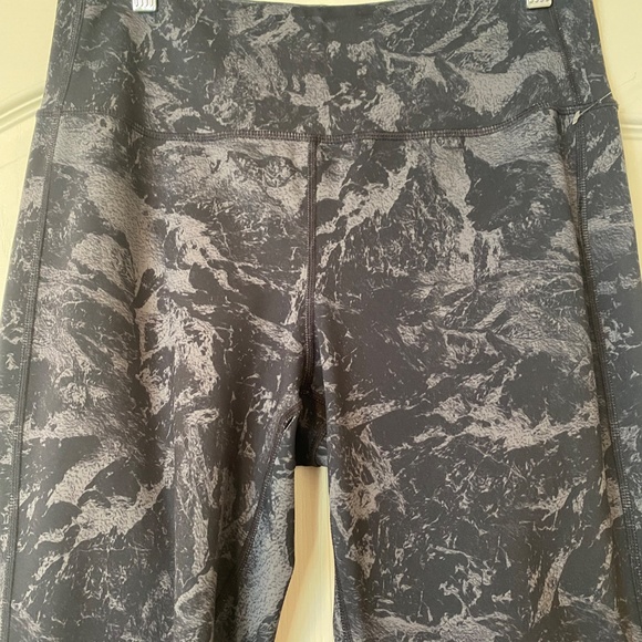 Woman’s Lole Leggings, Size Large, like new - Picture 3 of 12